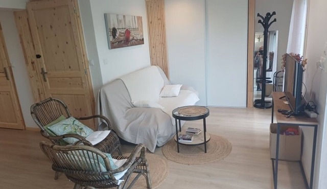 Cosy air-conditioned apartment with swimming pool and breathtaking view of the countryside