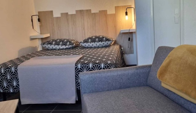 Cosy air-conditioned studio with private parking