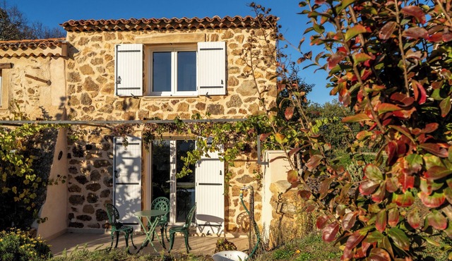 Cosy ALL NEW cottage with swimming pool-