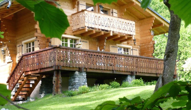 Cosy all-wood chalet, Chamonix valley, breathtaking Mont Blanc view