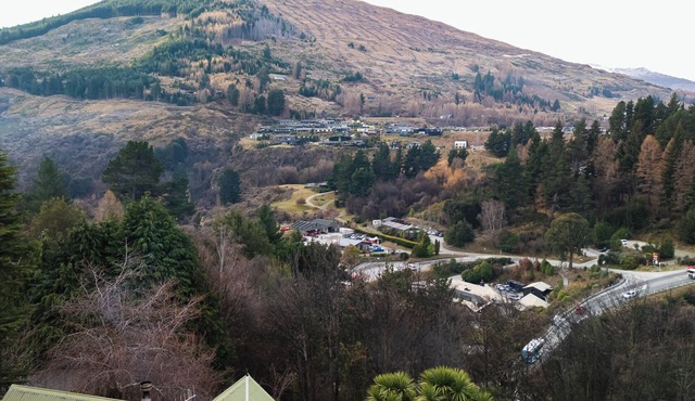 Cosy Alpine Chalet | Near Town & Shotover Jet