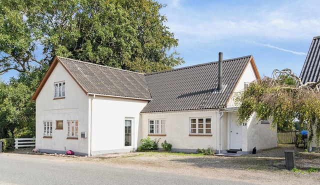 Cosy and modern house in peaceful setting