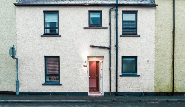 Cosy and newly-renovated house very close to the centre of Stornoway