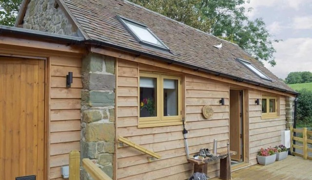 Cosy and quiet one bed barn conversion.