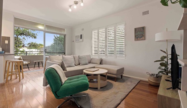 Cosy and Quiet Walk to Beach and Harbor