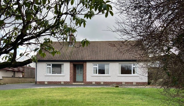Cosy and stylish home, convenient location for exploring Fermanagh Lakelands