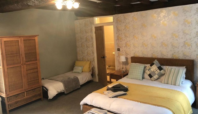 Cosy Annexe in semi rural barn conversion. Beautiful location.