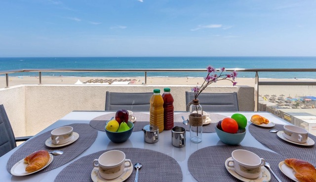 Cosy apartment for 6 people with WIFI, A/C, TV and terrace