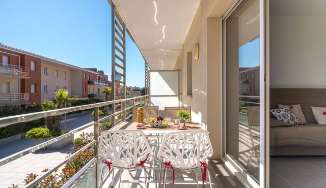 Cosy apartment for 4 people with pool, WIFI, TV and terrace