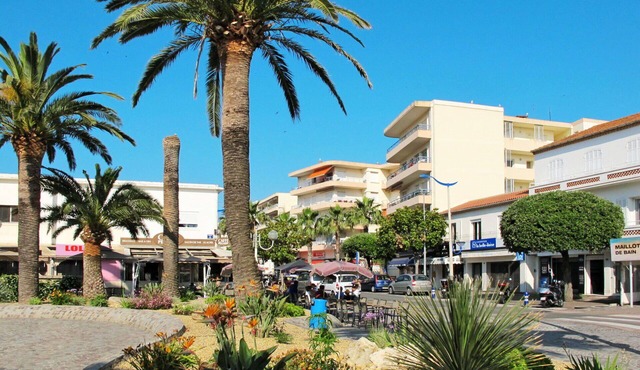 Cosy apartment for 4 guests with A/C, WIFI, TV, terrace and pets allowed