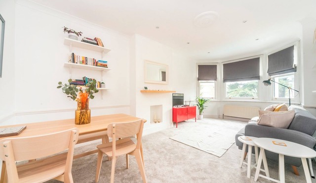 Cosy Apartment 5 Minutes From Station - Pass the Keys