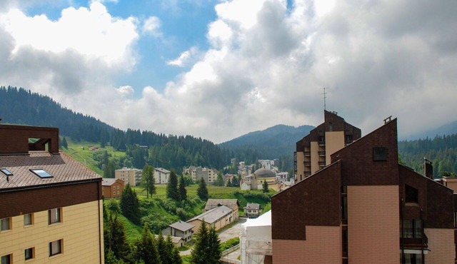 Cosy apartment for 4 guests with WIFI, pool, TV, balcony, pets allowed and panoramic view