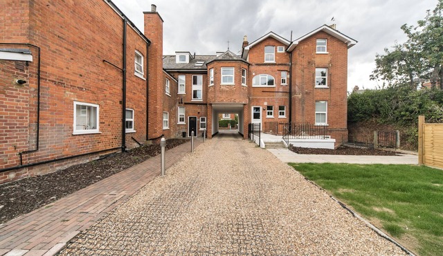 Cosy Apartment close to Reading Town Centre