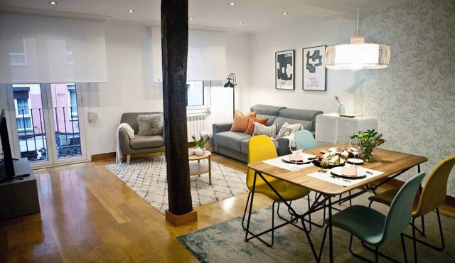 COSY APARTMENT closed to RIVERSIDE & Parking