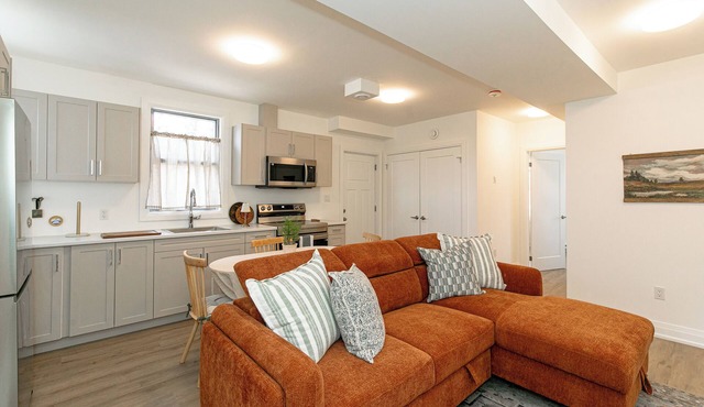 Cosy Apartment Downtown Barrie