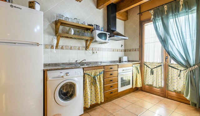Cosy apartment in villa for 2 people with WIFI, TV, balcony, pets allowed and panoramic view