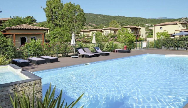 Cosy apartment for 4 people with pool, WIFI, A/C, TV, terrace and pets allowed
