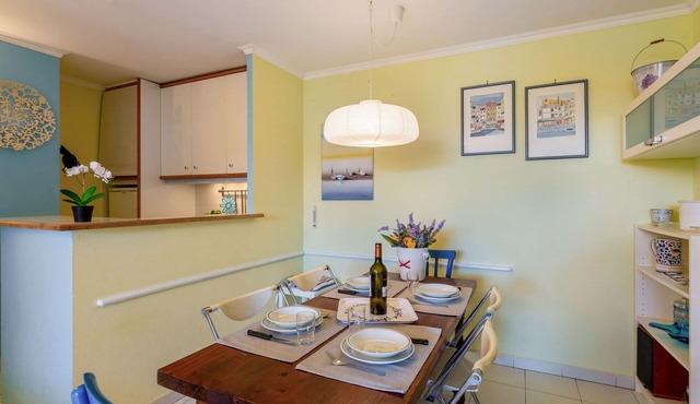 Cosy apartment for 5 guests with pool, A/C, WIFI, TV, patio and pets allowed