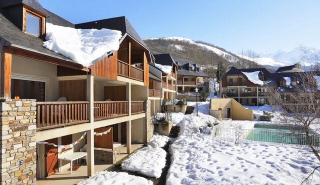 Cosy apartment for 2 guests with WIFI, pool, TV, terrace, pets allowed and parking