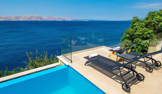 Cosy apartment for 2 people with A/C, pool, WIFI, TV, terrace and pets allowed