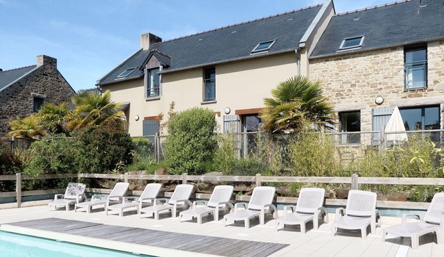 Cosy apartment for 4 people with WIFI, pool, TV, terrace and pets allowed