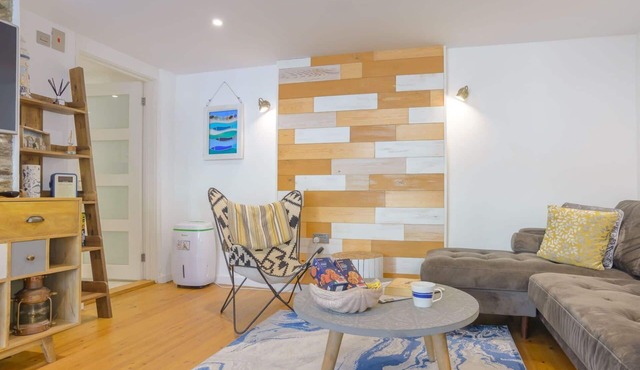 Cosy apartment for 4 people with WIFI, TV, patio and pets allowed