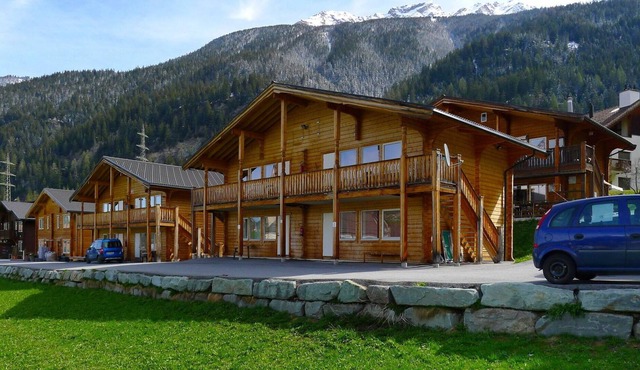 Cosy apartment for 4 guests with WIFI, TV, balcony, pets allowed, panoramic view and parking