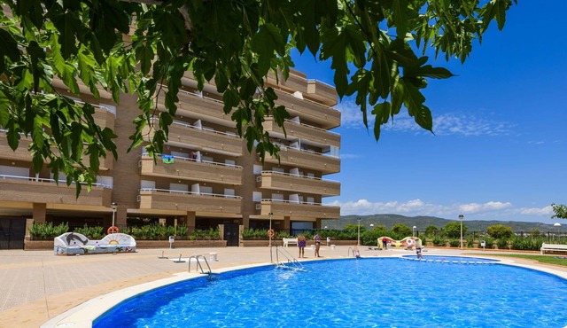 Cosy apartment for 4 guests with A/C, pool, WIFI, TV, terrace and parking