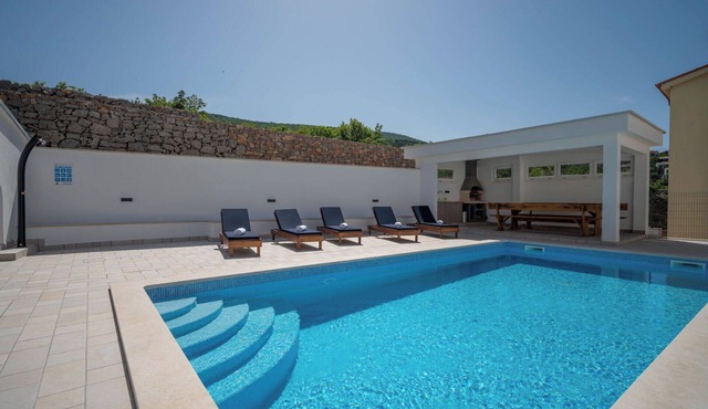 Cosy apartment for 4 guests with WIFI, A/C, pool, TV and terrace