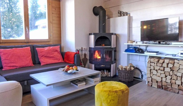 Cosy apartment for 4 people with WIFI, TV, balcony and parking