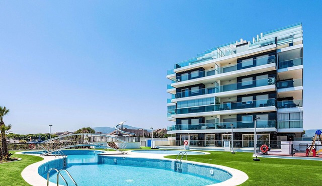Cosy apartment for 4 people with pool, A/C, WIFI, TV and terrace