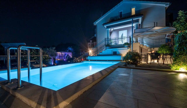 Cosy apartment for 4 people with WIFI, A/C, pool, TV, patio and panoramic view