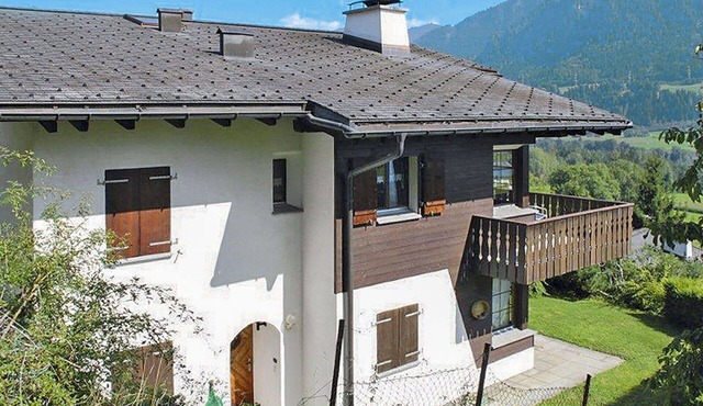 Cosy apartment for 5 people with WIFI, TV, patio, pets allowed and panoramic view