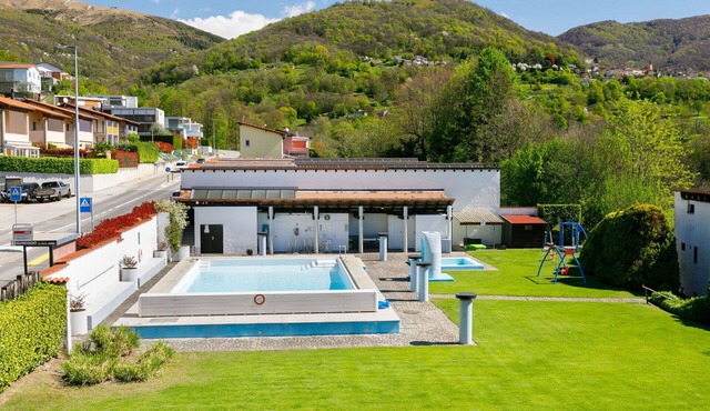 Cosy apartment for 5 guests with WIFI, pool, TV, patio, pets allowed and panoramic view