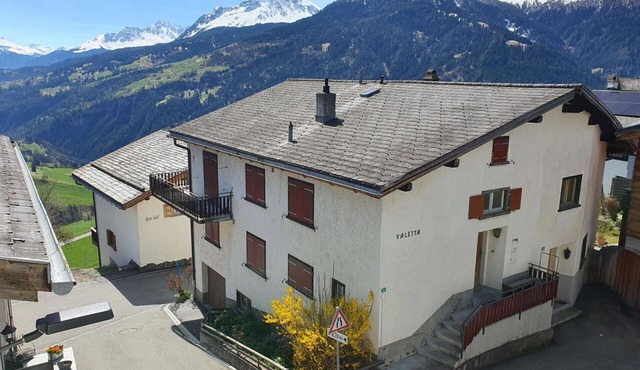 Cosy apartment for 5 guests with WIFI, balcony and pets allowed