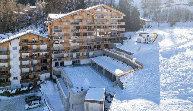 Cosy apartment for 6 people with WIFI, hot tub, TV, balcony and parking