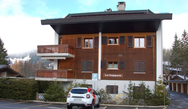 Cosy apartment for 6 guests with WIFI, TV, balcony, pets allowed and parking