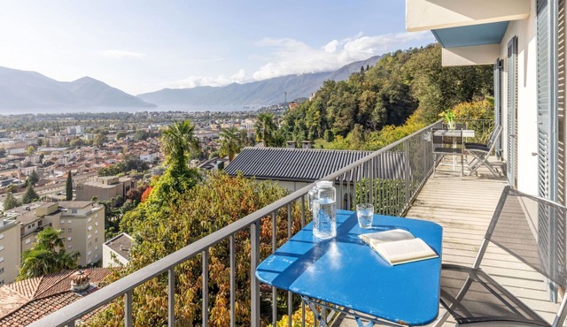 Cosy apartment for 6 people with WIFI and balcony