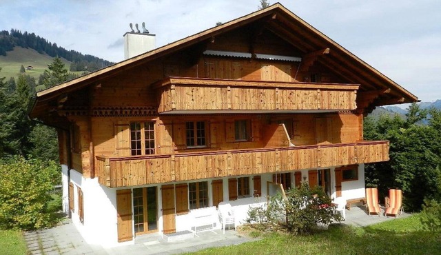 Cosy apartment for 6 people with WIFI, TV, balcony, pets allowed and parking