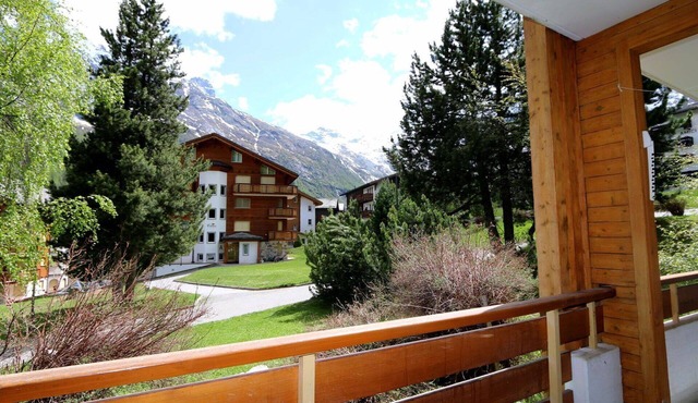 Cosy apartment for 8 people with WIFI, TV and balcony