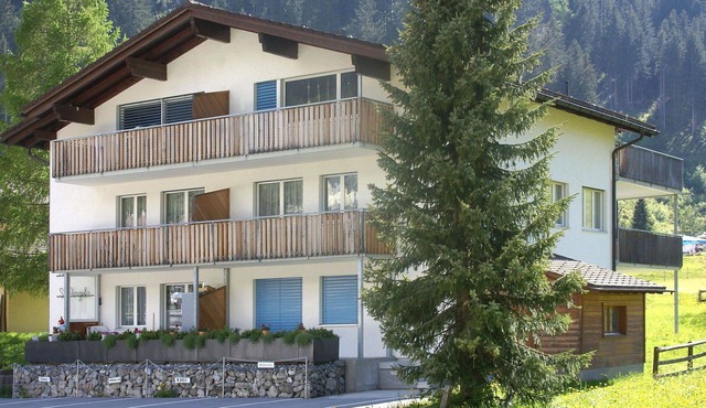 Cosy apartment for 5 guests with WIFI, TV and balcony