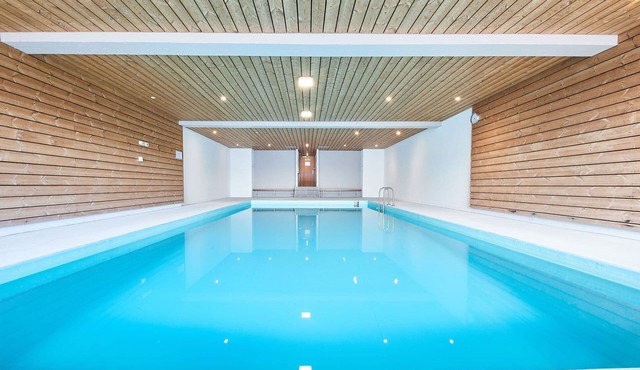 Cosy apartment for 4 people with WIFI, pool and balcony