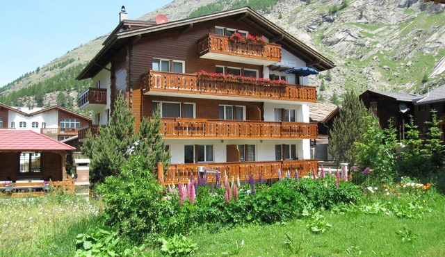Cosy apartment for 5 guests with WIFI, TV and balcony