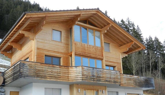 Cosy apartment for 10 guests with WIFI, balcony, pets allowed and parking
