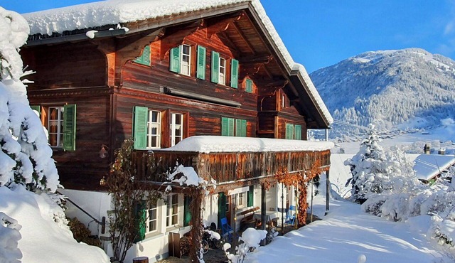 Cosy apartment for 7 guests with WIFI, TV and balcony