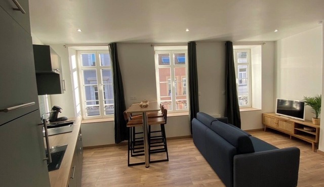 Cosy apartment for up to 4 people close to ramparts and old town