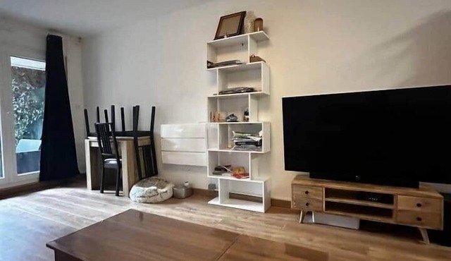 Cosy apartment + garden 10 min from Paris