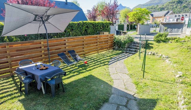 Cosy apartment in Argelès-Gazost with garden