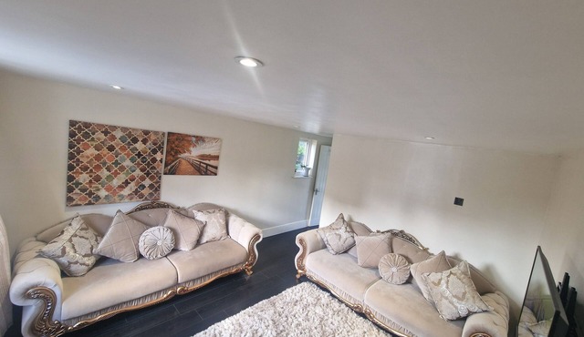 Cosy Apartment in Crawley City Centre