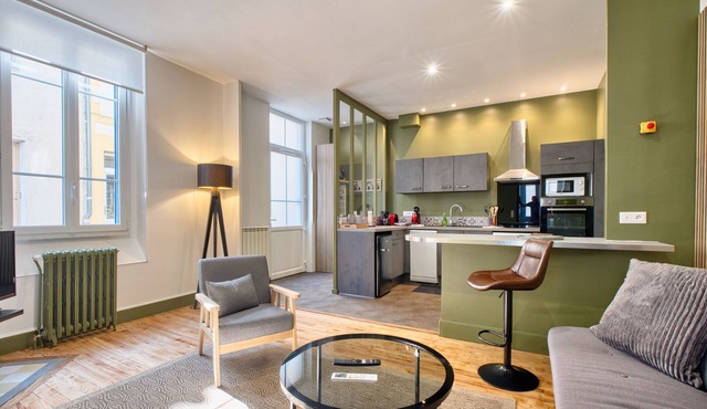 Cosy Apartment in Eymet – Air-Conditioned, for 2 People, Steps from Restaurants and the Village